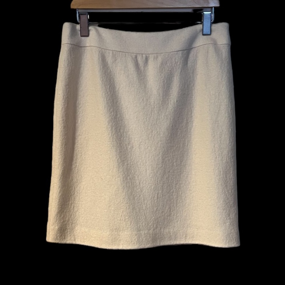 Banana Republic Winter White - Cocoon Skirt - Picture 2 of 8